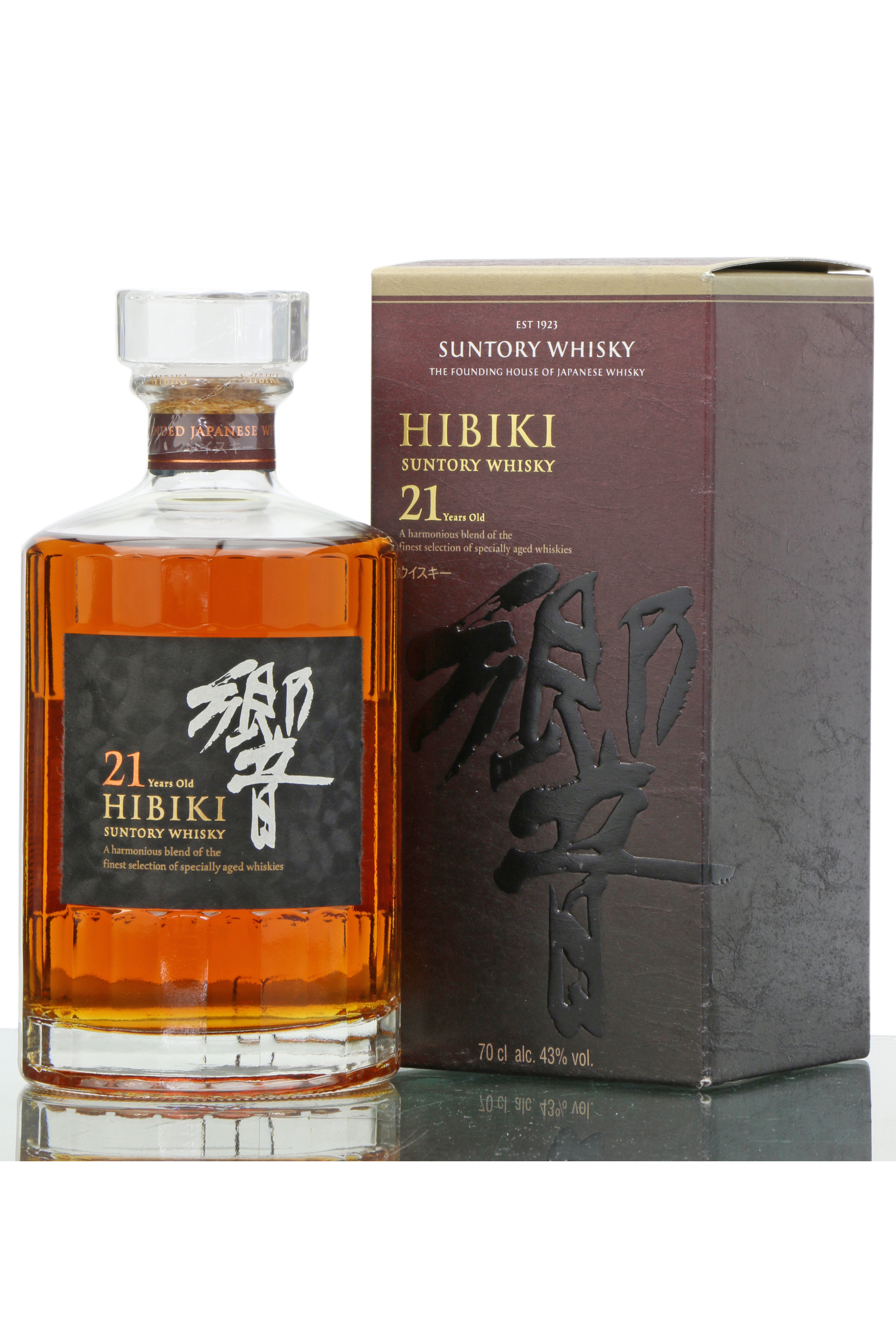 Hibiki трубецкая ул 10 отзывы. Suntory Whisky Hibiki 30 years old. Hibiki виски Gold. Malty Rich flavor Red Suntory Whisky. Фото Хибики виски на руках.